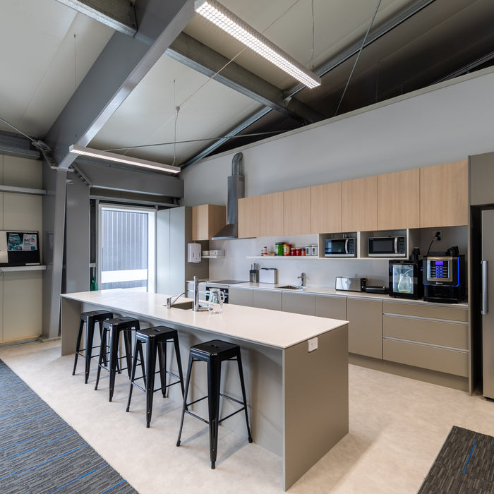 What is the difference between EPS and PIR insulated panels?